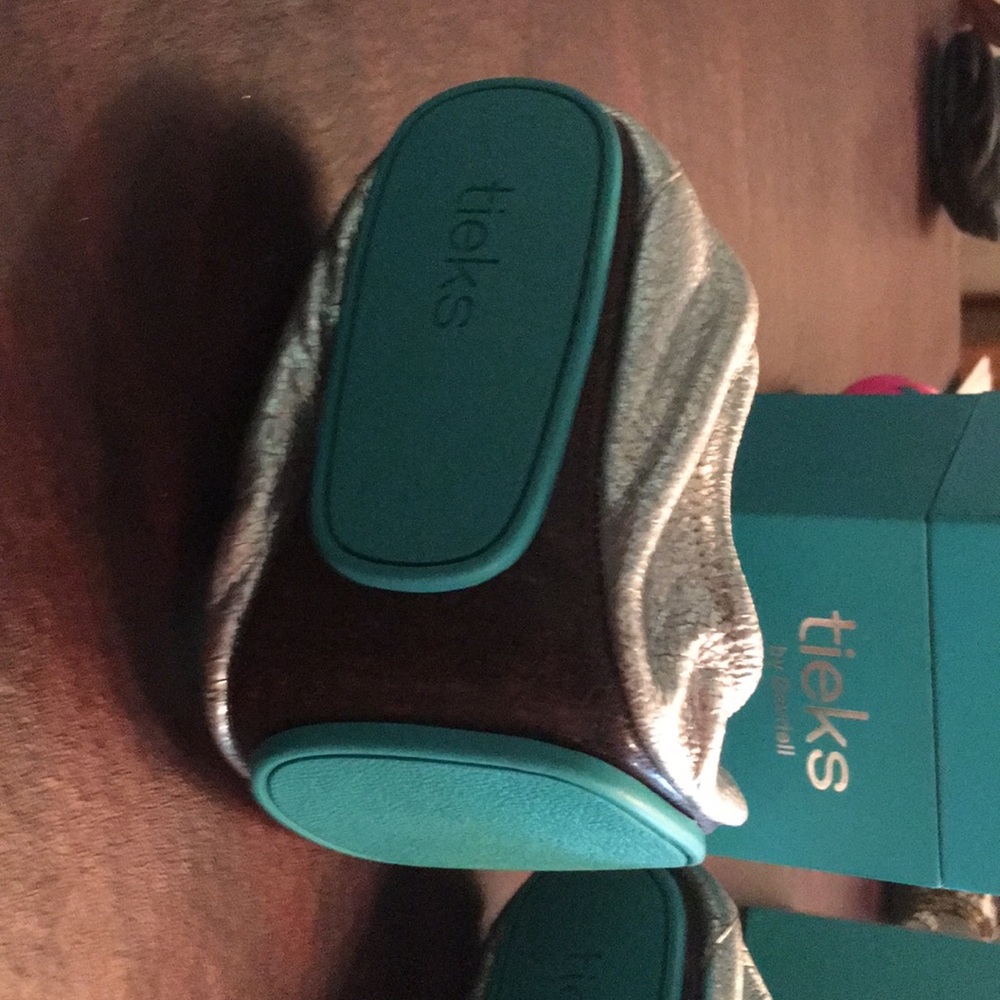 Tieks 7